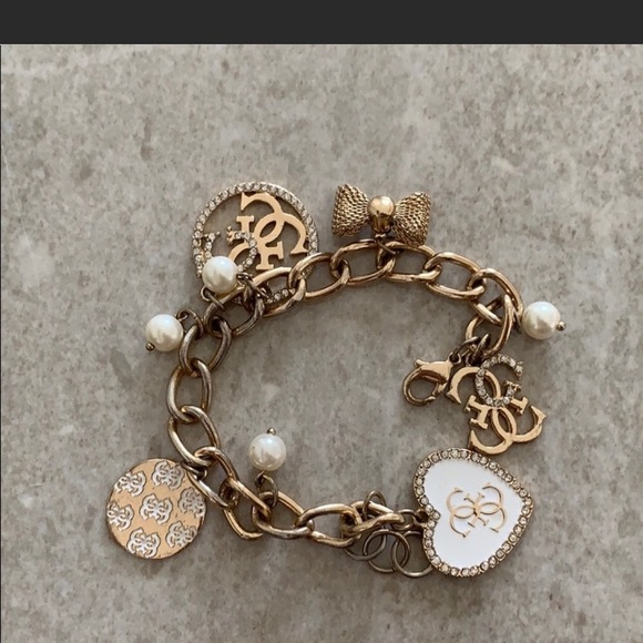 Guess Jewelry - Guess Charm Bracelet Guess Jewelry - Guess Charm Bracelet